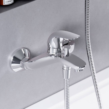 311000001 Смеситель для ванны и душа