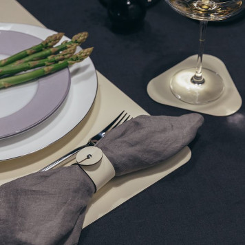 ADJ Костер 12x12см., треугольный, натуральная кожа, цвет: белый/панна котта-1