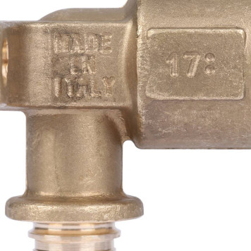 Настенный угольник STOUT с длинным нарезным патрубком 16-Rp 1/2-7