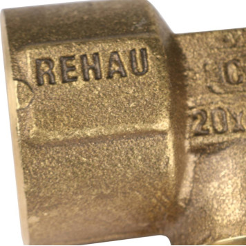 На стену REHAU RAUTITAN Угольник 20-Rp 1/2 для труб из сшитого полиэтилена-9