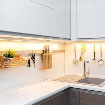 Комплект с лентой светодиодной Apeyron Electrics 10-27-15