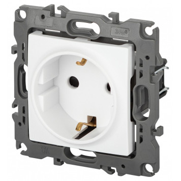 Розетка с заземлением и со шторкой, без рамки Эра Эра 12 12-2102-01М-1