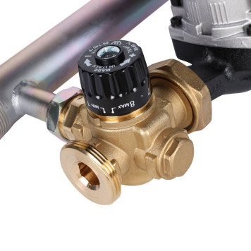 Насосная группа с термостатическим смесительным клапаном Stout SDG-0002 1& с насосом Grundfos UPM3 Hybrid 25-70-7