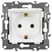 Розетка с заземлением и со шторкой, без рамки Эра Эра 12 12-2103-01М