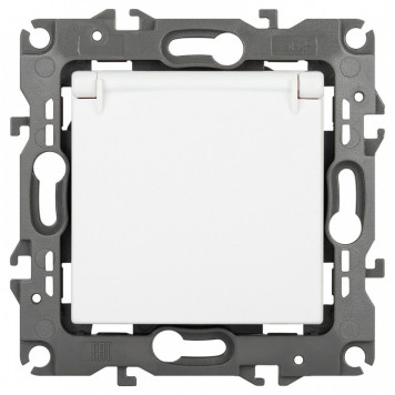 Розетка с заземлением и со шторкой, без рамки Эра Эра 12 12-2103-01М-2