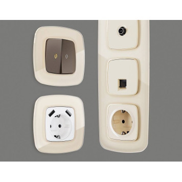 Рамка на 4 поста Ambrella Volt Radian Стекло натуральное OF350304-1