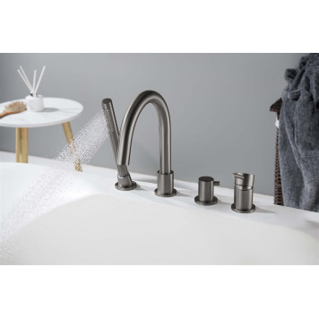 AQ1348BGM ЕВРОПА смеситель на борт ванны на 4 отв., оружейная сталь (шлиф. черный хром) AQ1348BGM-4