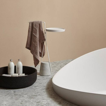 Antonio Lupi Halo Полотенцедержатель напольный 800х240х550 мм., база из мрамора Carrara satinato, цвет: Bianco opaco-1