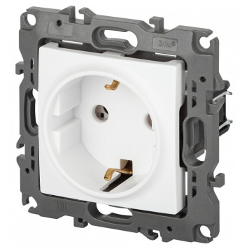 Розетка с заземлением и со шторкой, без рамки Эра Эра 12 12-2101-01М-1