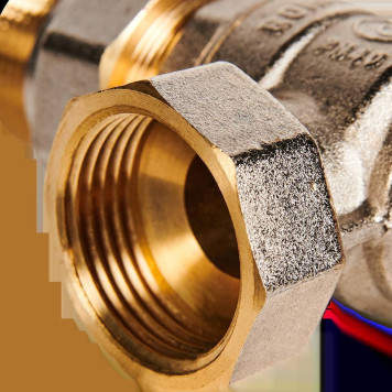 Кран шаровой угловой с американкой ROMMER ВР/НР, ручка бабочка 1 (RBV-0006-2610225)-2