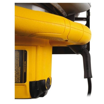 Пила дисковая электрическая DeWalt DWE560K-5