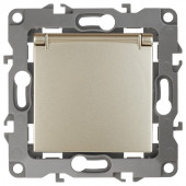 Розетка с заземлением и со шторкой, без рамки с крышкой Эра Эра 12 12-2103-04