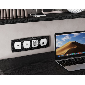 Розетка Ethernet RJ-45 и со шторками, без рамки Ambrella Volt OMEGA MO112005-3