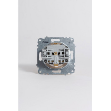 Розетка с заземлением и со шторкой, без рамки Elbi Eleсtriс Zena Vega 609-010200-243-6