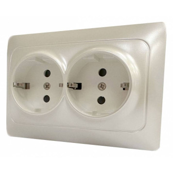 Розетка двойная с заземлением и со шторкой Gusi Electric BRAVO С10Р6-028