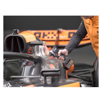 Шуруповерт аккумуляторный импульсный DeWalt McLaren Limited Edition DCF85MP2T (2 акк; з/у)-7