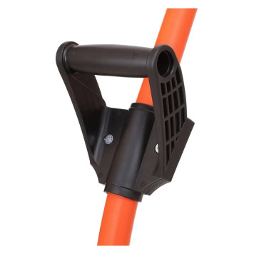 Лопата снеговая Рыцарь с металлическим изогнутым черенком и ручкой силы-6